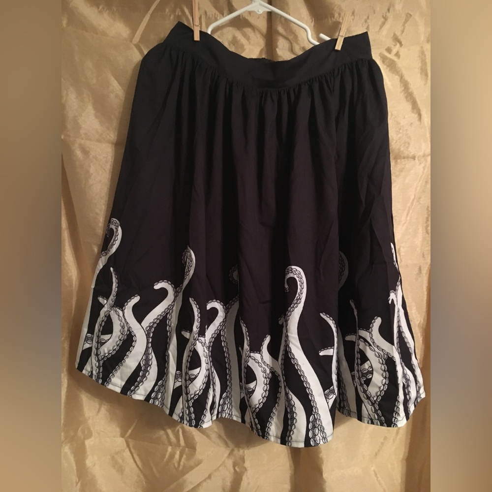 Size xL (Amazon) octopus 🐙 print skirt